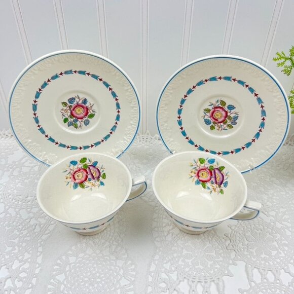 Wedgwood Evenlode Corinthian Floral Set of 2 Tea Cups & Saucers England Embossed - Picture 11 of 16
